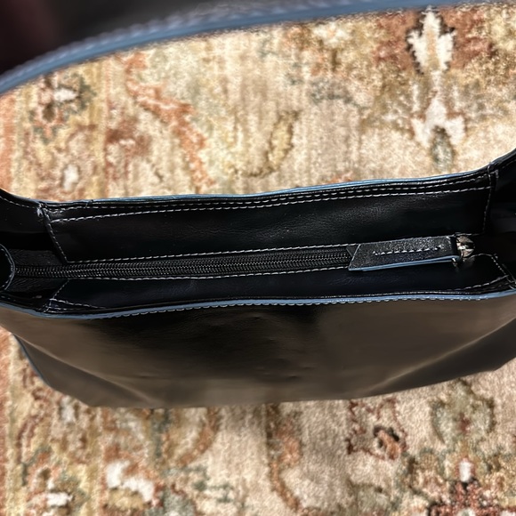 Liz Claiborne Shoulder Bag - Picture 6 of 11